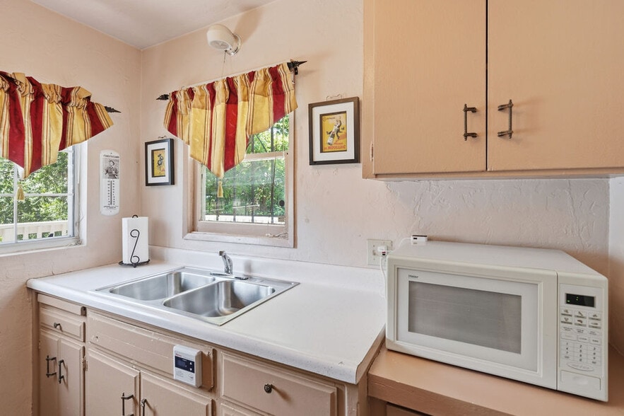 More Photos Of 568 Forest Shade Rd, Crestline Office For Sale