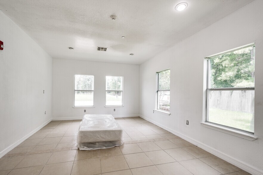 More Photos Of 16111 Porter Ln, Porter Flex For Sale