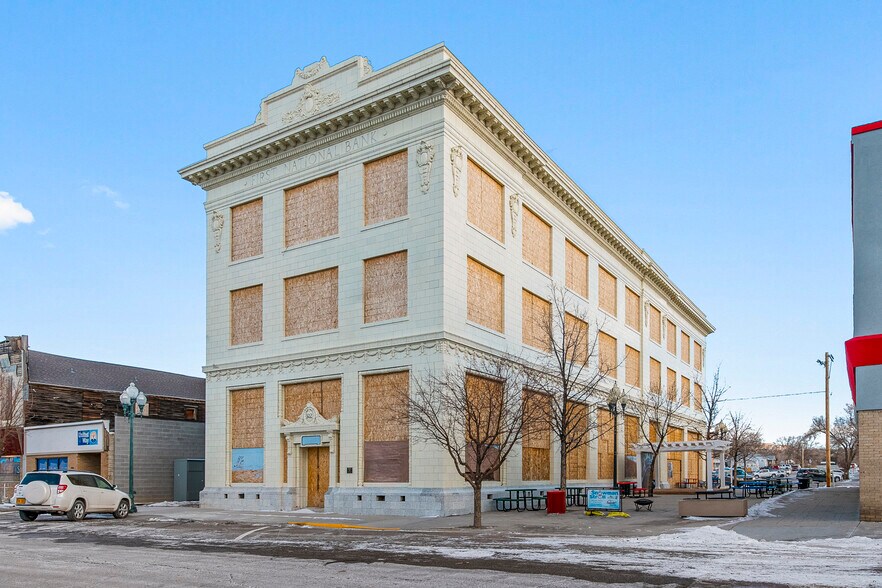 More Photos Of 502 S Main St, Rock Springs General Retail For Sale