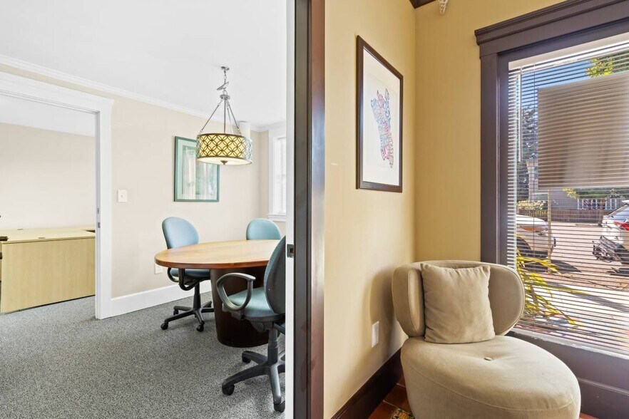 More Photos Of 5666 Telegraph Ave, Oakland Office For Lease