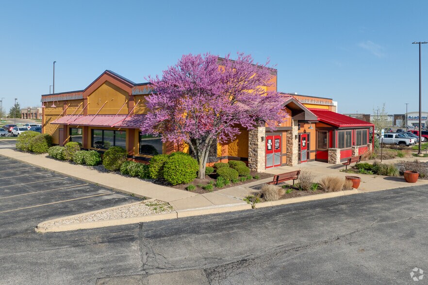 Primary Photo Of 7411 N Grand Prairie Dr, Peoria Restaurant For Lease