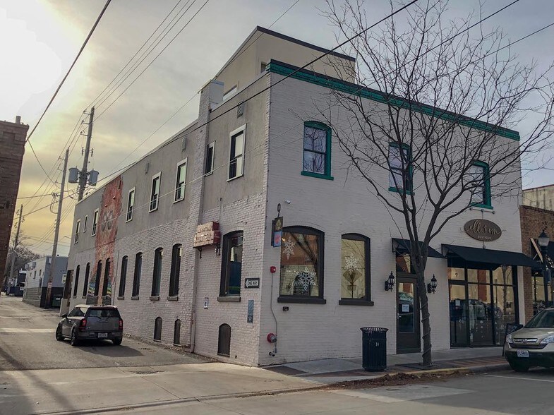 More Photos Of 9 SE 3rd St, Lee's Summit Storefront Retail Office For Lease