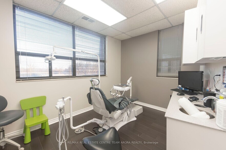 More Photos Of 3173 Erindale Station Rd, Mississauga Medical For Sale