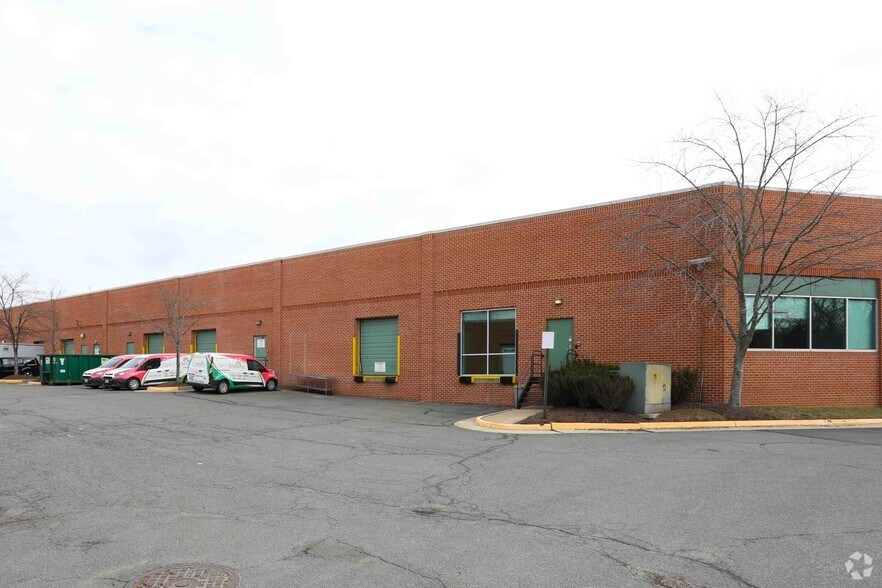 More Photos Of 4212 Technology Ct, Chantilly Office For Lease
