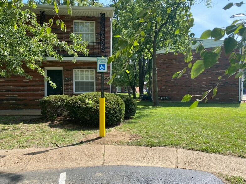 More Photos Of 1624 Northwinds Estates Dr, Saint Louis Apartments For Sale