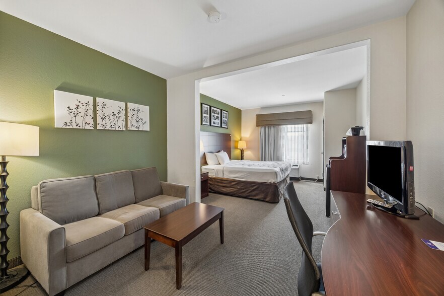 More Photos Of 18150 McKay Dr, Humble Hotel For Sale