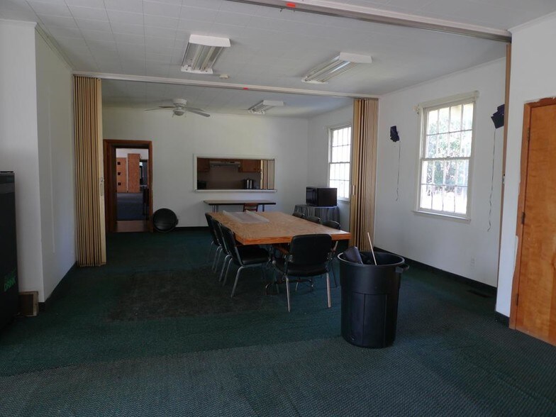 More Photos Of 7024 North Rd, North Religious Facility For Sale
