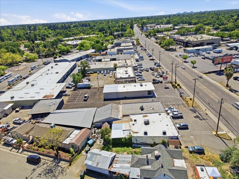 More Photos Of 4554 Auburn Blvd, Sacramento Auto Dealership For Sale