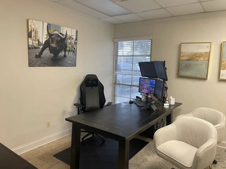 More Photos Of 140 Rue Beauregard, Lafayette Office For Sale