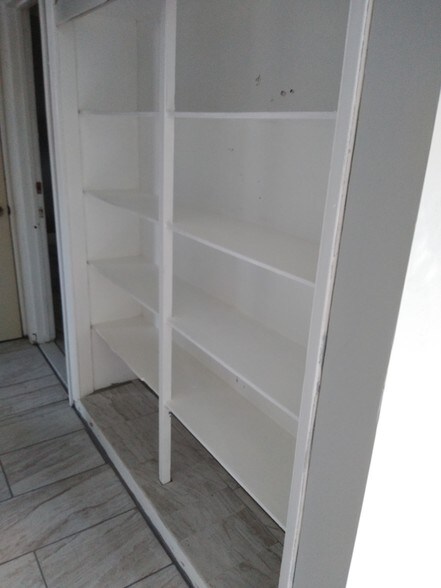More Photos Of 2041 W Oakland Park Blvd, Oakland Park Storefront Retail Residential For Lease