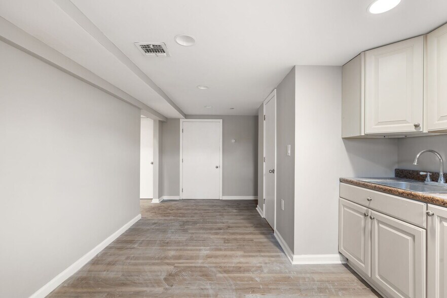 More Photos Of 149 Glenwood Ave, Staten Island Office Residential For Lease