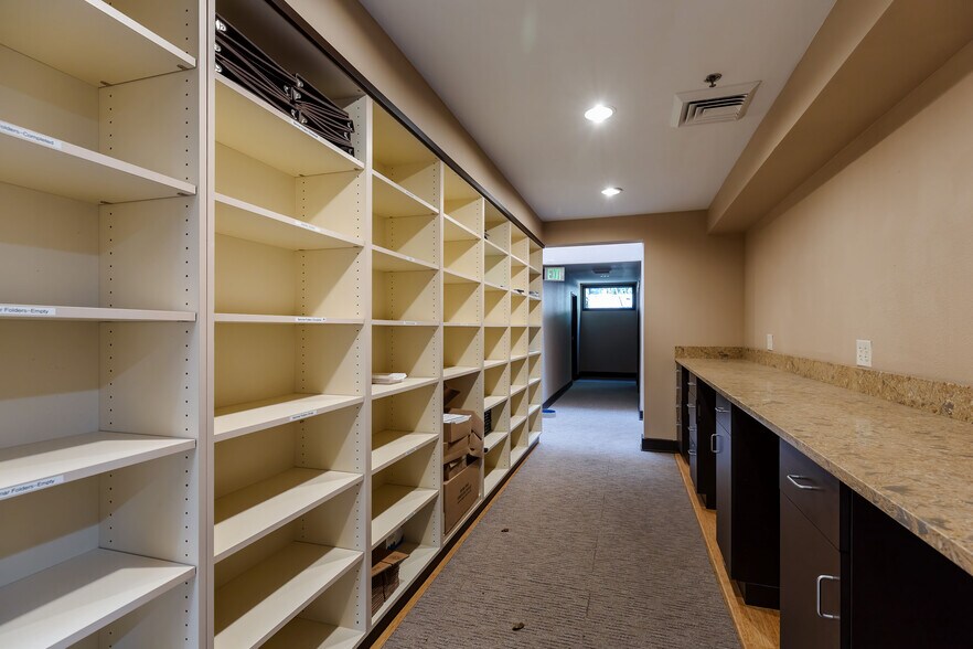 More Photos Of 4309 SW Oakridge Rd, Lake Oswego Medical For Sale