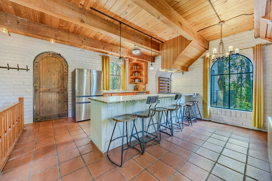 More Photos Of 1820 E 28th Ave, Eugene Multifamily For Sale