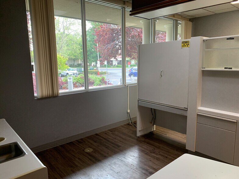 More Photos Of 6000 Fairway Dr, Rocklin Medical For Sale