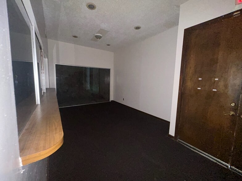 More Photos Of 7555 Morley St, Houston Office Residential For Sale