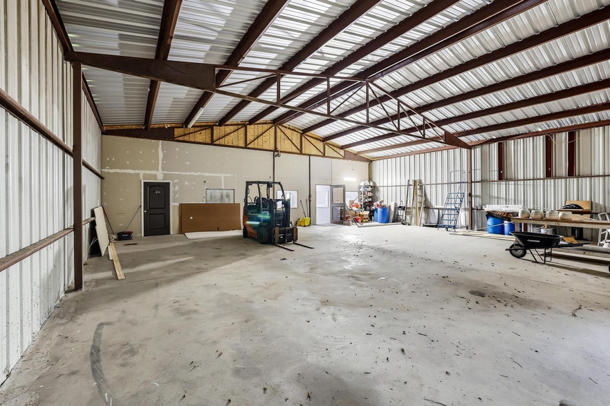 More Photos Of 3301 S State Highway 121, Bonham Showroom For Sale