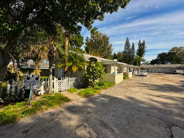 Primary Photo Of 4605 N Hubert Ave, Tampa Apartments For Sale