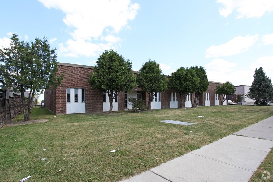 Primary Photo Of 184-188 Limestone Cres, Toronto Manufacturing For Lease