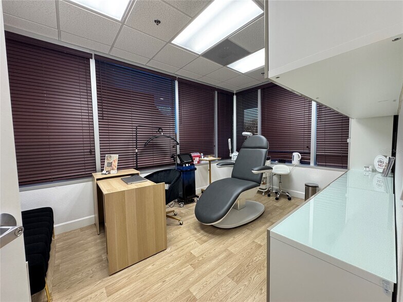 More Photos Of 6150 Metrowest Blvd, Orlando Medical For Lease