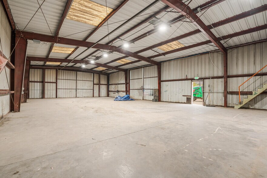 More Photos Of 4285 Crooked Palm Rd, Ventura Warehouse For Lease