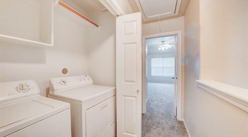More Photos Of 8743 Thistlemoor Ln, Houston Specialty For Sale