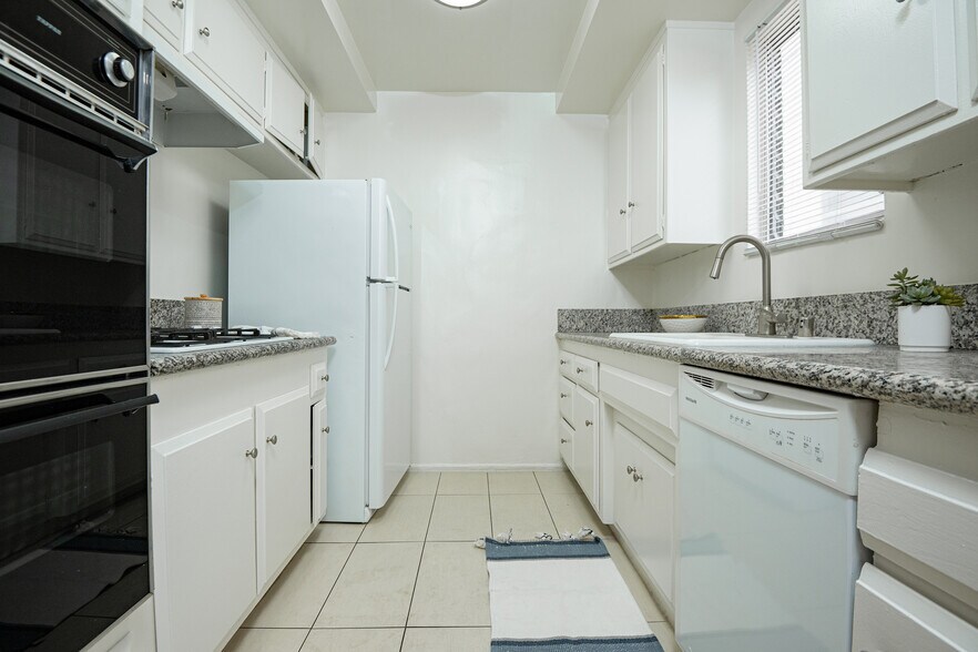 More Photos Of , Beverly Hills Multifamily For Sale