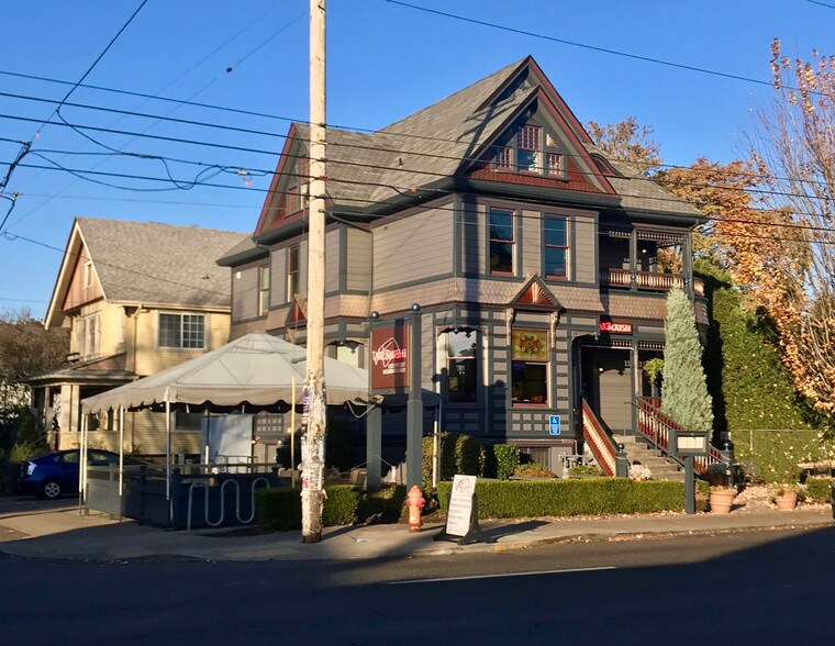 Primary Photo Of 3257 SE Hawthorne Blvd, Portland Restaurant For Sale