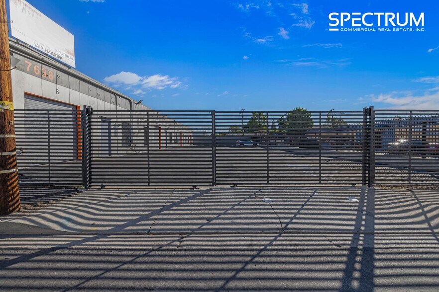 More Photos Of 7638 Deering Ave, Canoga Park Manufacturing For Sale