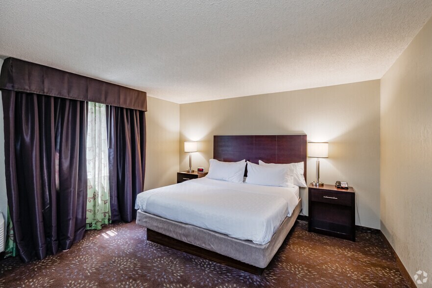 More Photos Of 5311 Campbells Run Rd, Pittsburgh Hotel For Sale