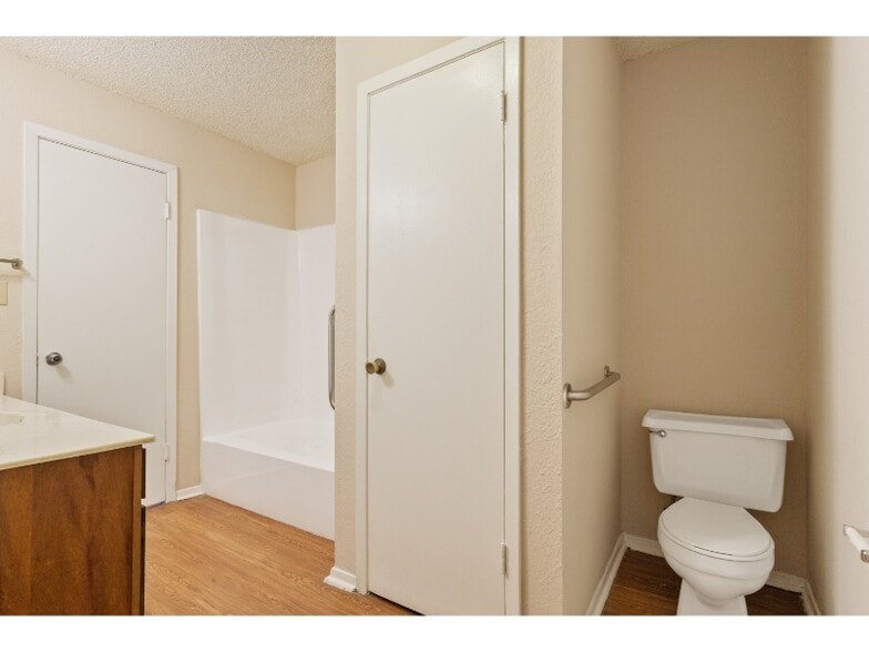 More Photos Of 5506 Kingsman St, Waco Apartments For Sale