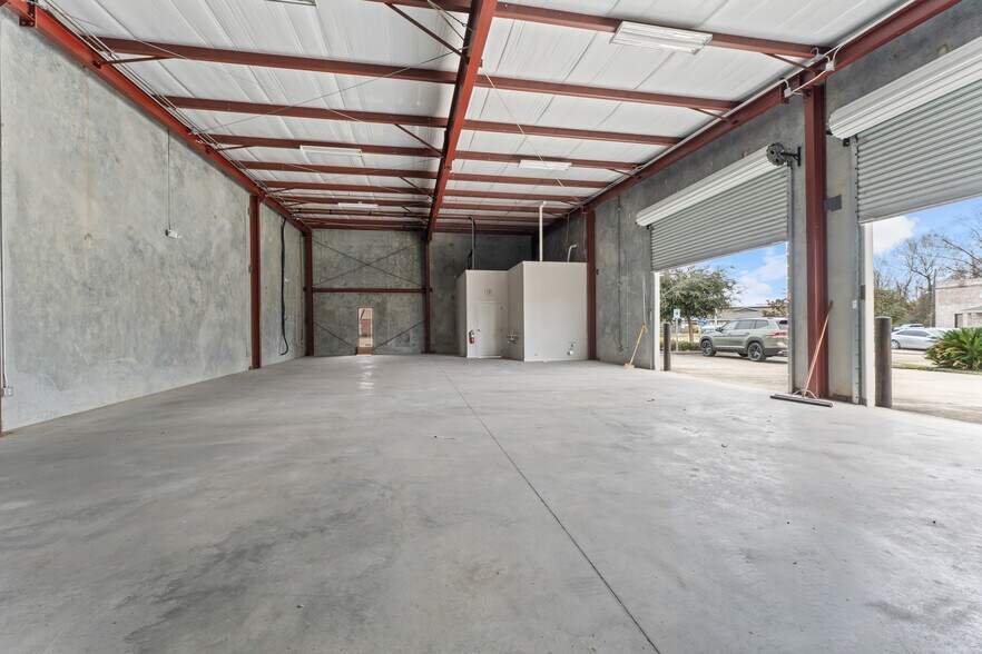 More Photos Of 6768 Complex Dr, Baton Rouge Industrial For Lease