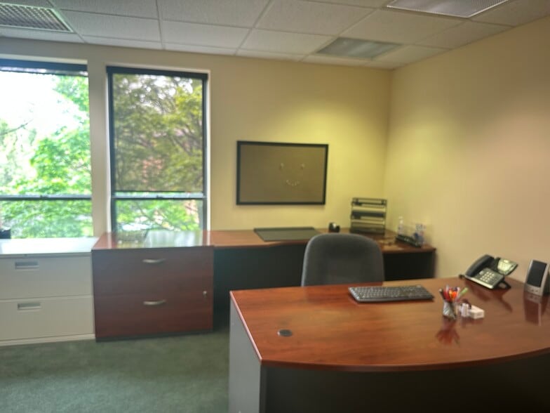 More Photos Of 708 McKnight Park Dr, Pittsburgh Office For Sale
