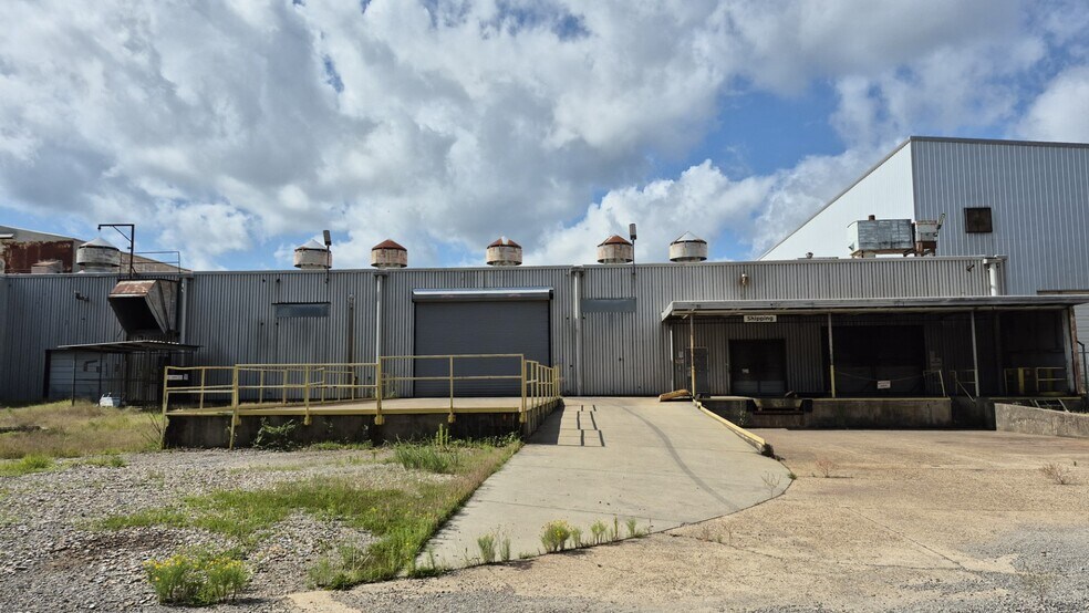 More Photos Of 400 Aviation Plz, Hot Springs Manufacturing For Lease