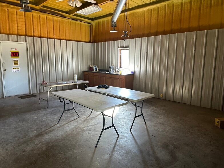 More Photos Of 3597 US Highway 84, Tuscola Warehouse For Lease