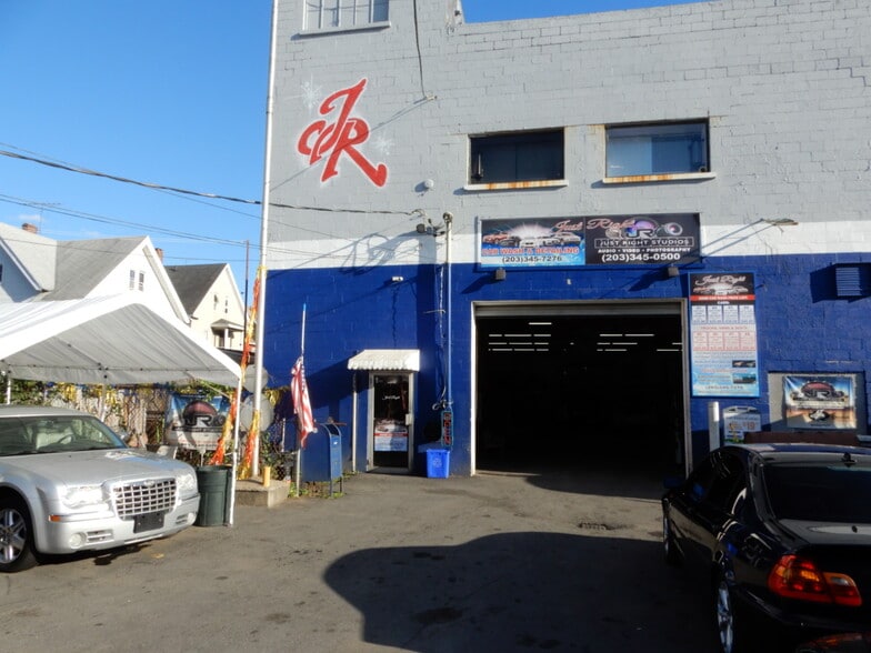 More Photos Of 105 Wood Ave, Bridgeport Light Manufacturing For Sale