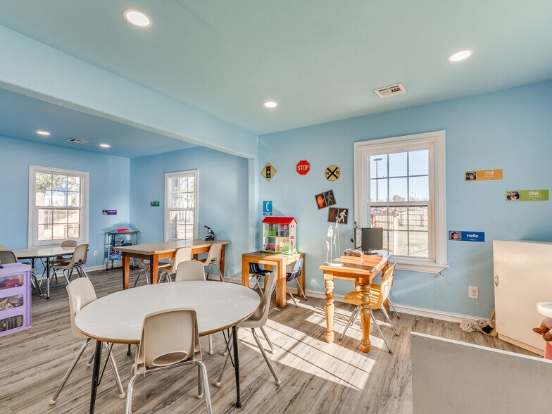 More Photos Of 305 S Chickasaw Ave, Claremore Daycare Center For Sale