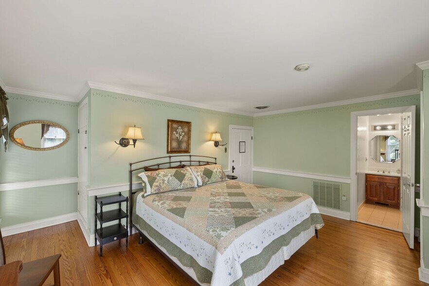 More Photos Of 40 Hospital Rd, Gettysburg Hotel For Sale