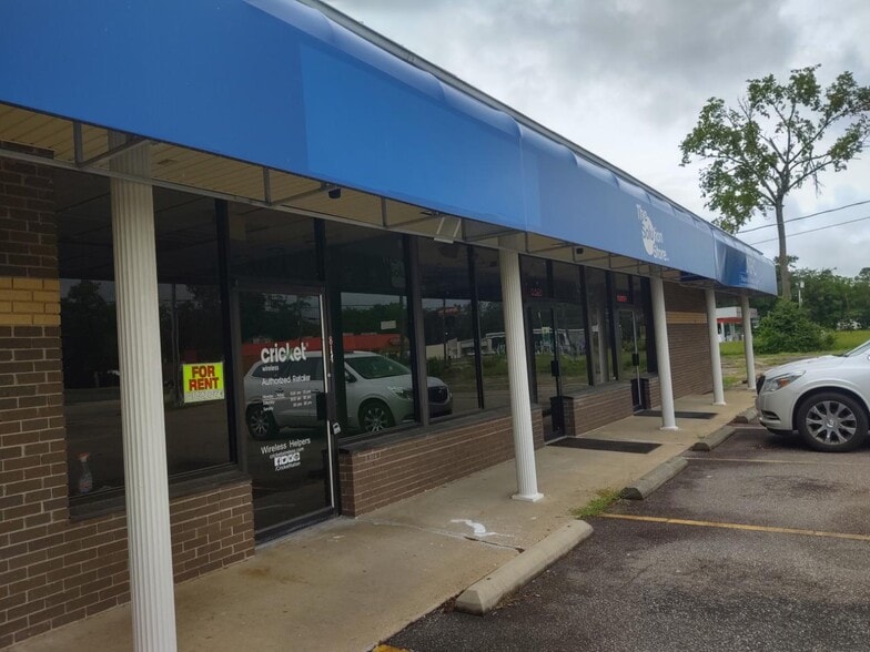 More Photos Of 810-814 Market St, Cheraw Freestanding For Sale