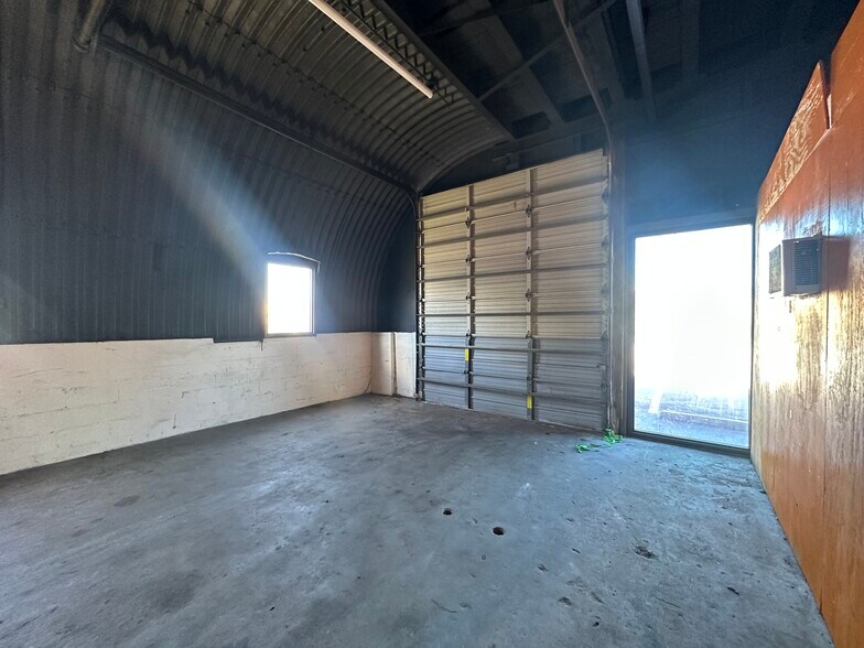 More Photos Of 2012 N Dixie Hwy, Hollywood Light Manufacturing For Lease