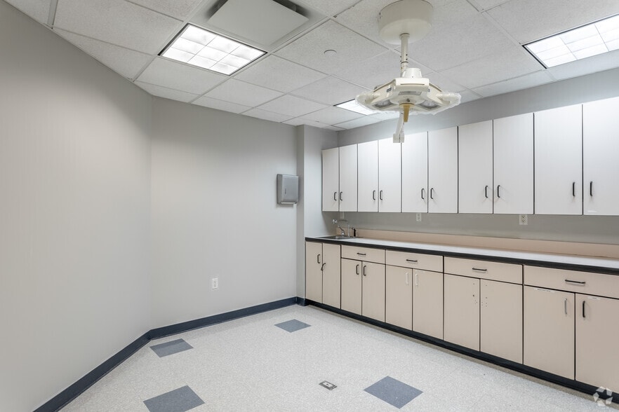 More Photos Of 75 S Broadway, White Plains Office For Lease