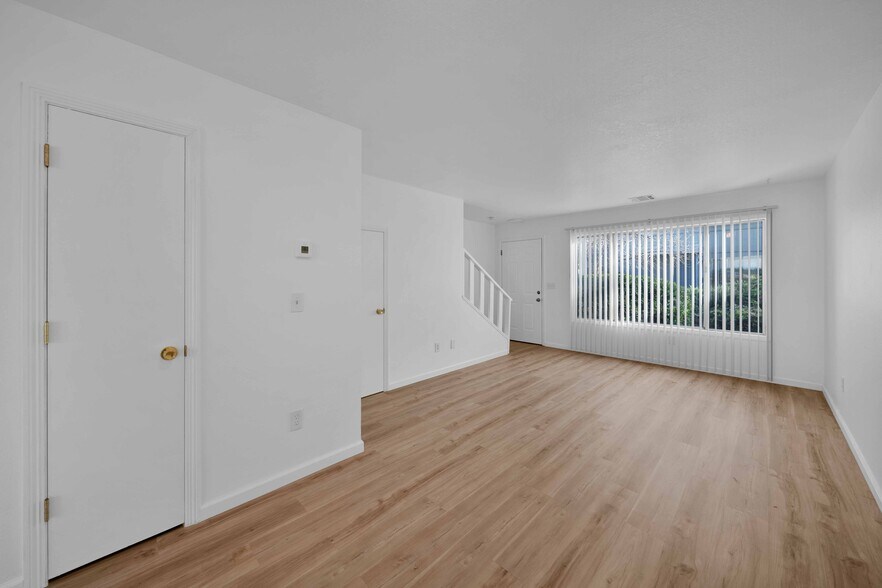 More Photos Of 1091 Del Sol Pl, Redding Apartments For Sale