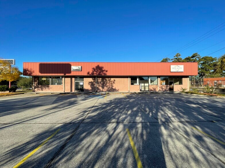 More Photos Of 38 W De Renne Ave, Savannah Unknown For Lease