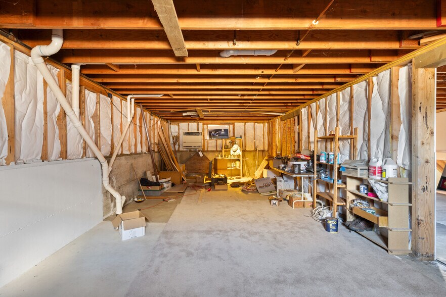 More Photos Of 5565 NE Stephens St, Winchester Auto Repair For Sale