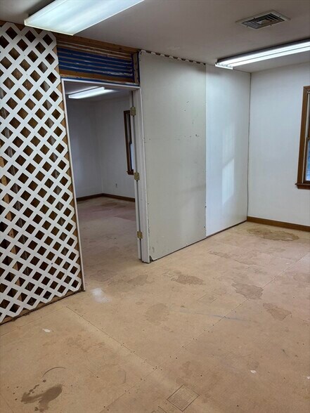 More Photos Of 347 W Grove St, Middleborough Office For Sale