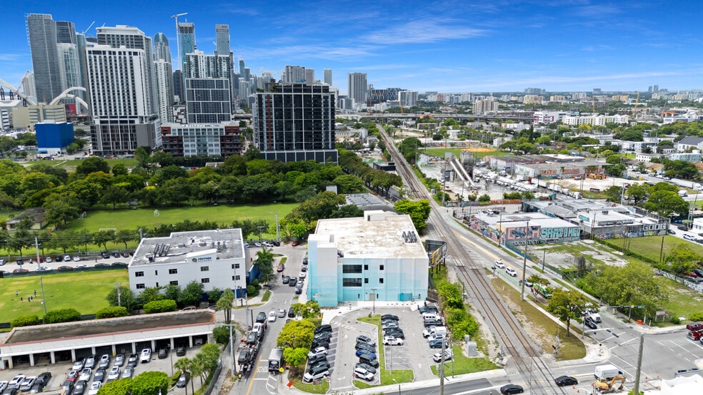 More Photos Of 1900 NE Miami Ct, Miami Office For Lease