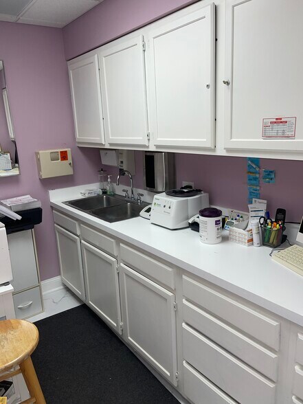 More Photos Of 11340 Pembrooke Sq, Waldorf Medical For Lease