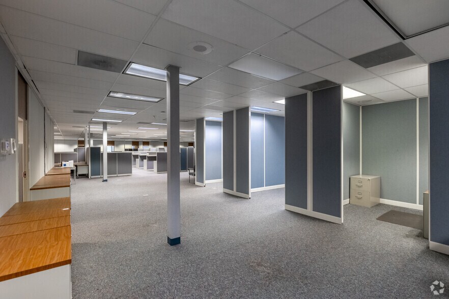 More Photos Of 1313 Oates Dr, Mesquite Office For Sale