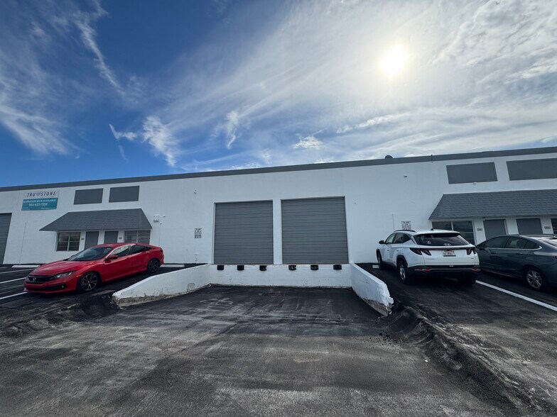 More Photos Of 764-778 NW 57th Ct, Fort Lauderdale Warehouse For Lease