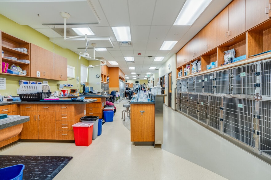 More Photos Of 934 Charter St, Redwood City Service For Sale