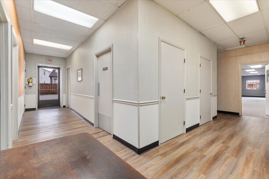 More Photos Of 11 Water St, Front Royal Loft Creative Space For Lease